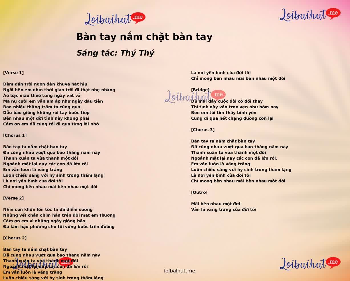 Bàn tay nắm chặt bàn tay